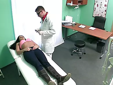 Brunette babe pussy fucked by doctor